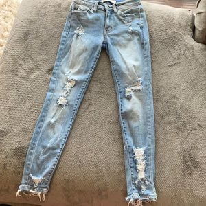Light washed distressed jeans